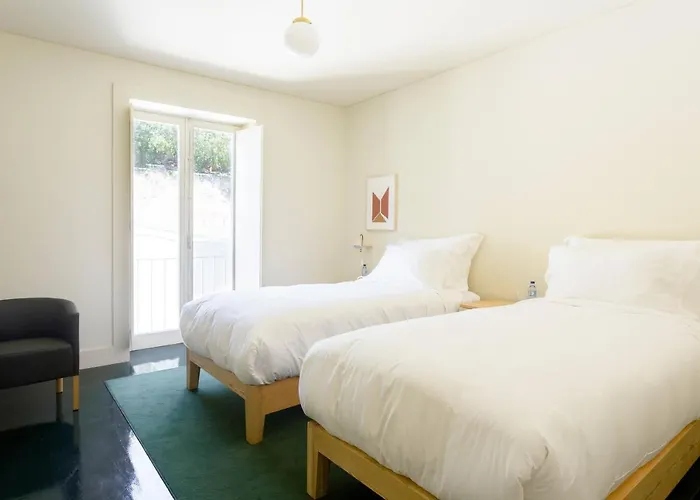 Duas Portas Townhouse Bed and Breakfast Porto