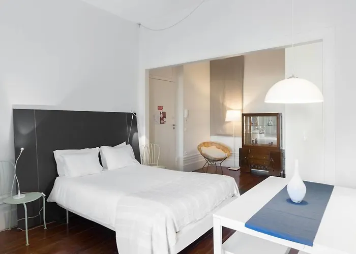 Guestready - Ayres Studio W Balcony Garden OOporto